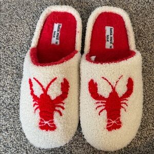White Sherpa Indoor / Outdoor Slippers lobster print
